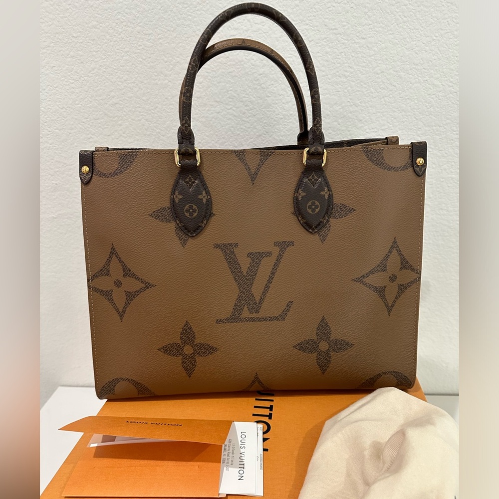 Louis Vuitton OnThe Go MM